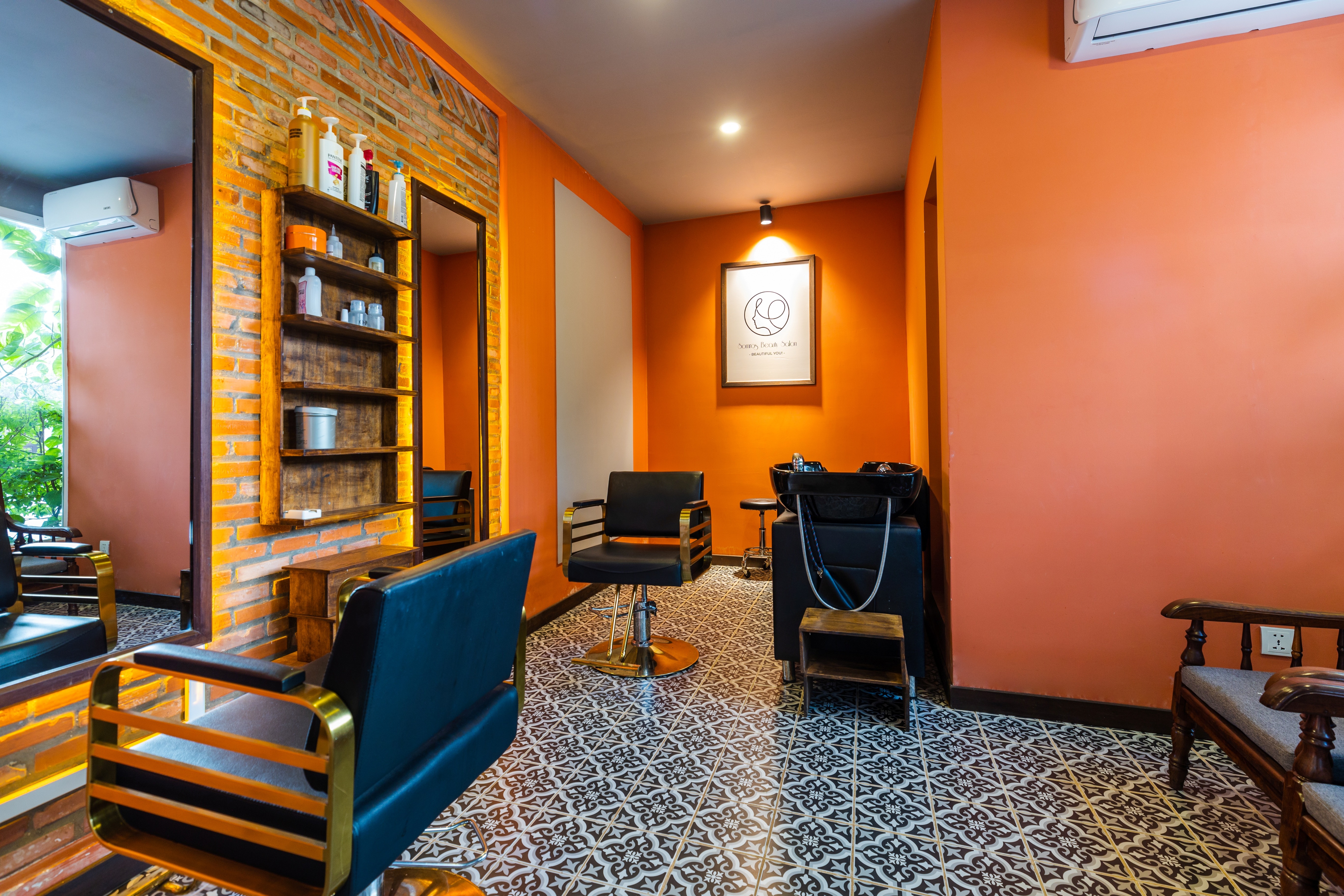 Salon